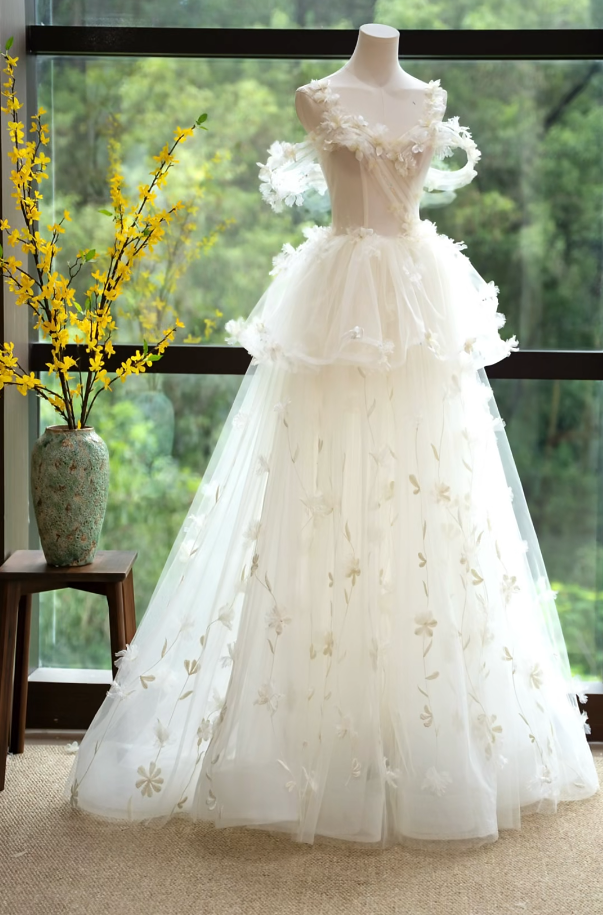 Luxurious Off-Shoulder Ivory Wedding Dress Appliques Tiered A-Line Bridal Dress GG7170
