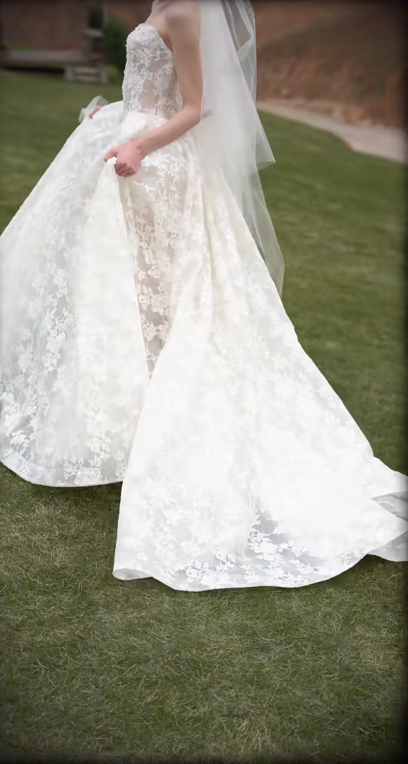 Gorgeous Strapless Wedding Dress Lace A-Line Bridal Dress GG7175