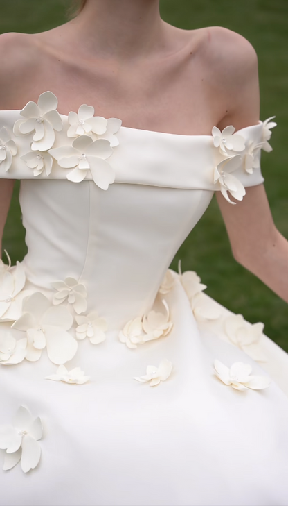 Ornate Off-Shoulder Wedding Dress Appliques A-Line Bridal Dress GG7177