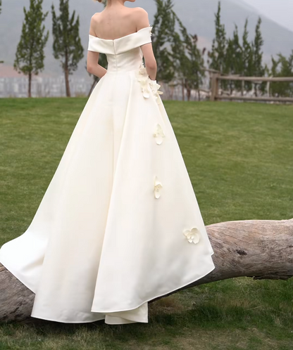 Ornate Off-Shoulder Wedding Dress Appliques A-Line Bridal Dress GG7177