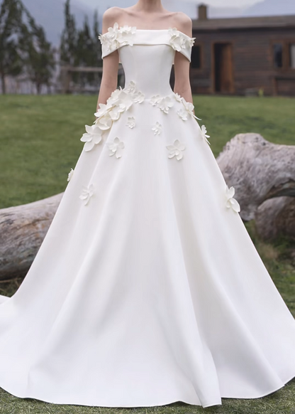 Ornate Off-Shoulder Wedding Dress Appliques A-Line Bridal Dress GG7177