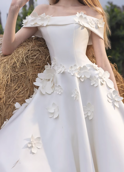 Ornate Off-Shoulder Wedding Dress Appliques A-Line Bridal Dress GG7177