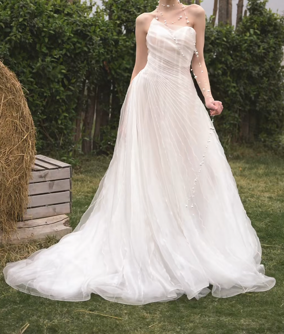 Alluring Strapless Wedding Dress Tulle A-Line Bridal Dress GG7178