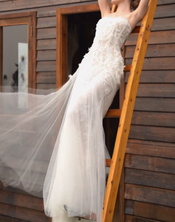 Romantic Strapless Wedding Dress Sequins Tulle A-Line Bridal Dress GG7180