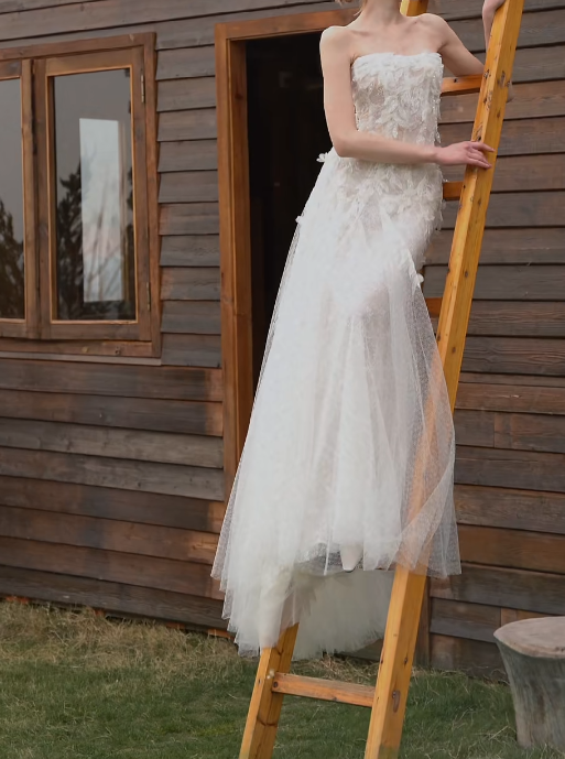Romantic Strapless Wedding Dress Sequins Tulle A-Line Bridal Dress GG7180