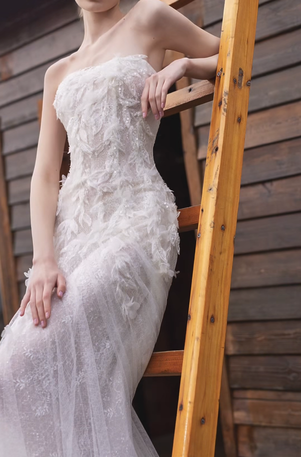 Romantic Strapless Wedding Dress Sequins Tulle A-Line Bridal Dress GG7180