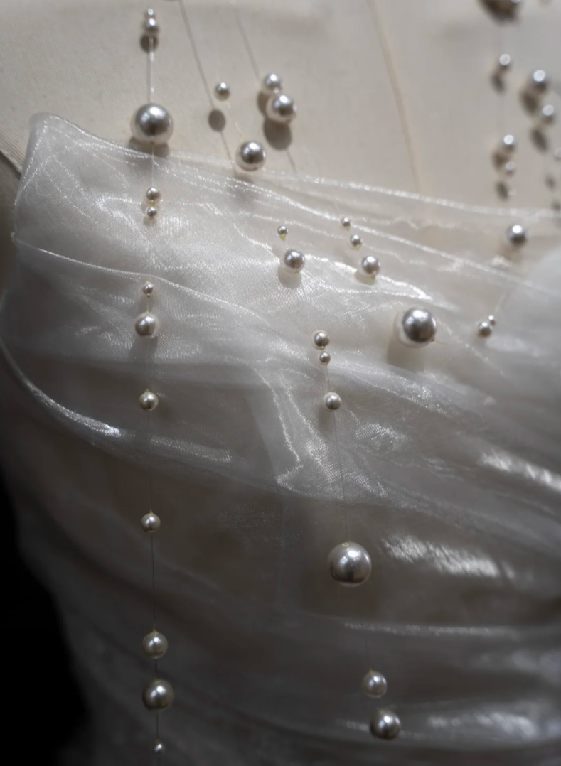 Gorgeous Strapless Wedding Dress Tulle A-Line Bridal Dress GG7191