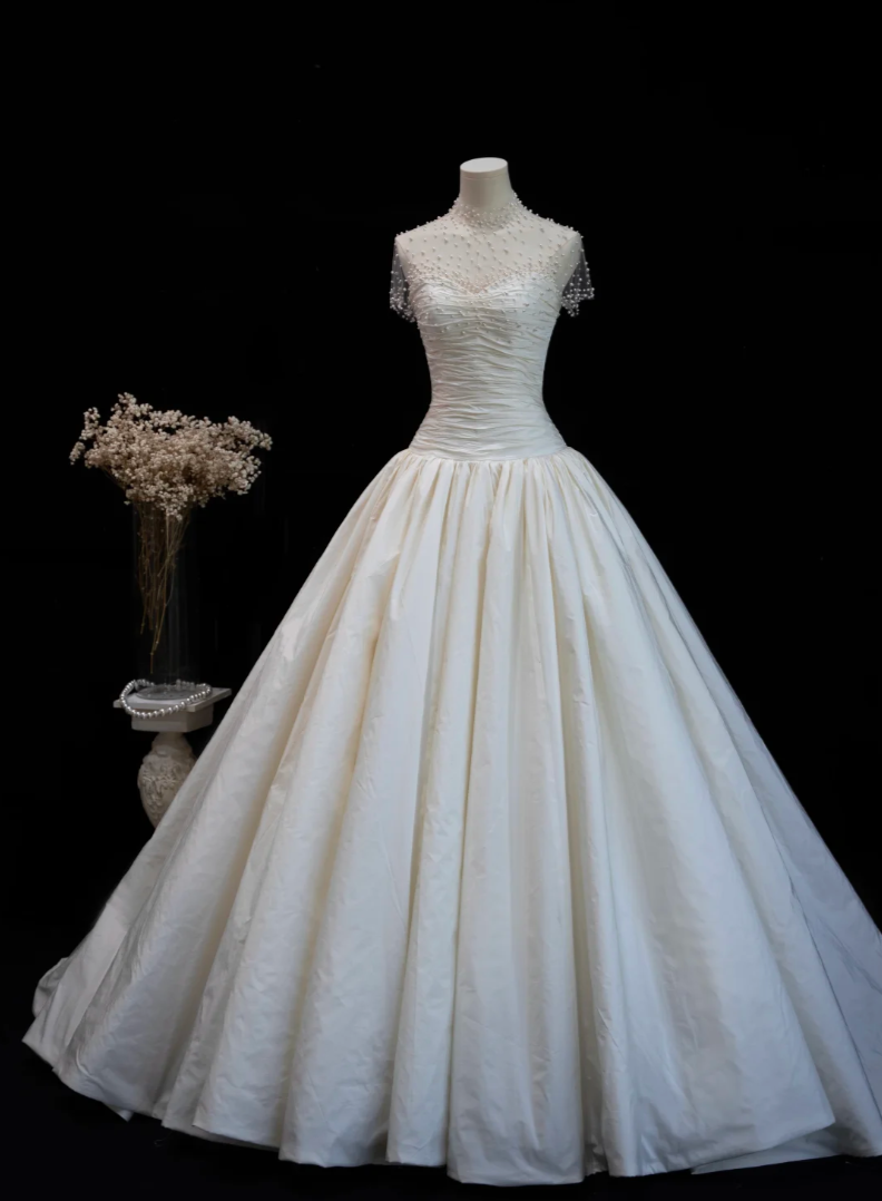 Romantic Illusion Neck Wedding Dress Satin Beads A-Line Bridal Dress GG7192