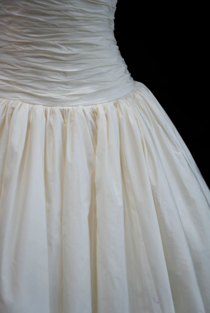 Romantic Illusion Neck Wedding Dress Satin Beads A-Line Bridal Dress GG7192