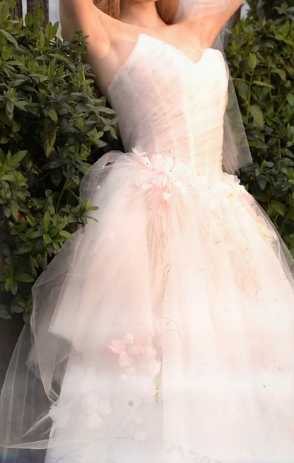 Lovely Strapless Wedding Dress Appliques Tulle A-Line Bridal Dress GG7193