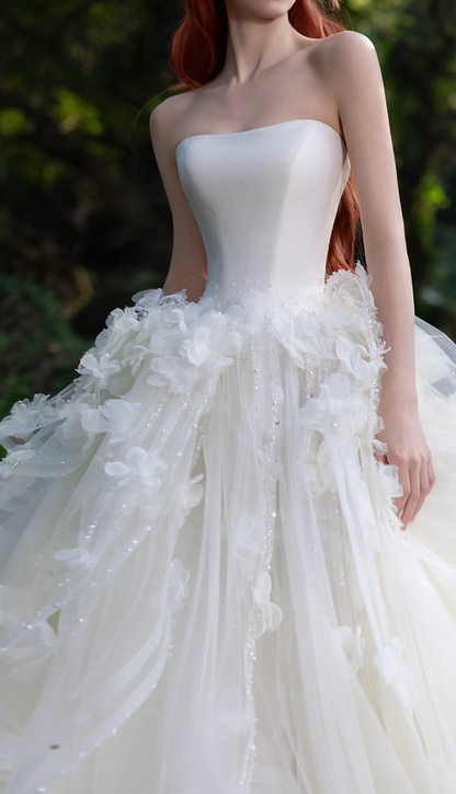 Attractive Strapless Beads Wedding Dress Ruffles Appliques A-Line Bridal Dress GG7201