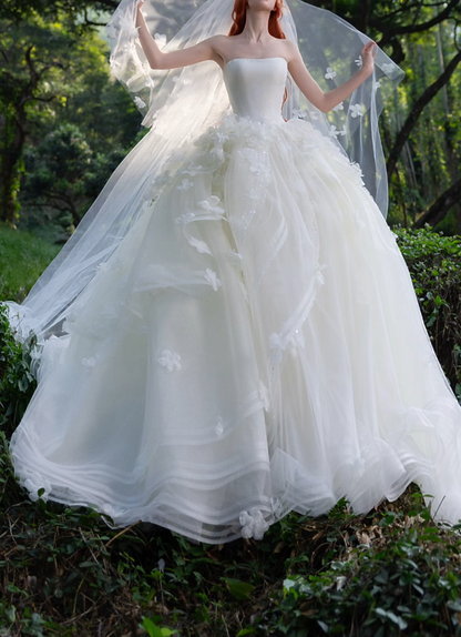 Attractive Strapless Beads Wedding Dress Ruffles Appliques A-Line Bridal Dress GG7201