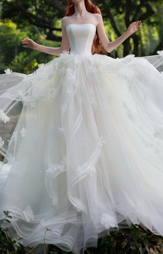 Attractive Strapless Beads Wedding Dress Ruffles Appliques A-Line Bridal Dress GG7201