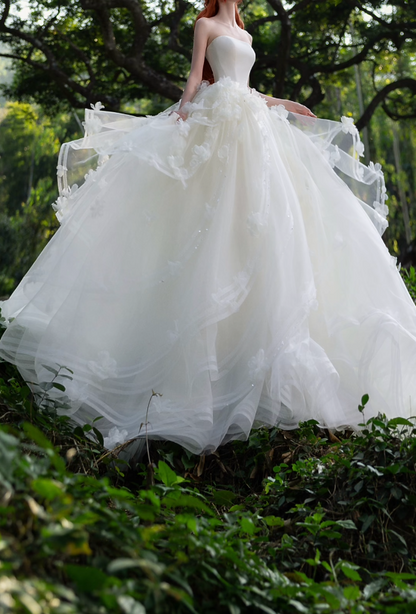 Attractive Strapless Beads Wedding Dress Ruffles Appliques A-Line Bridal Dress GG7201