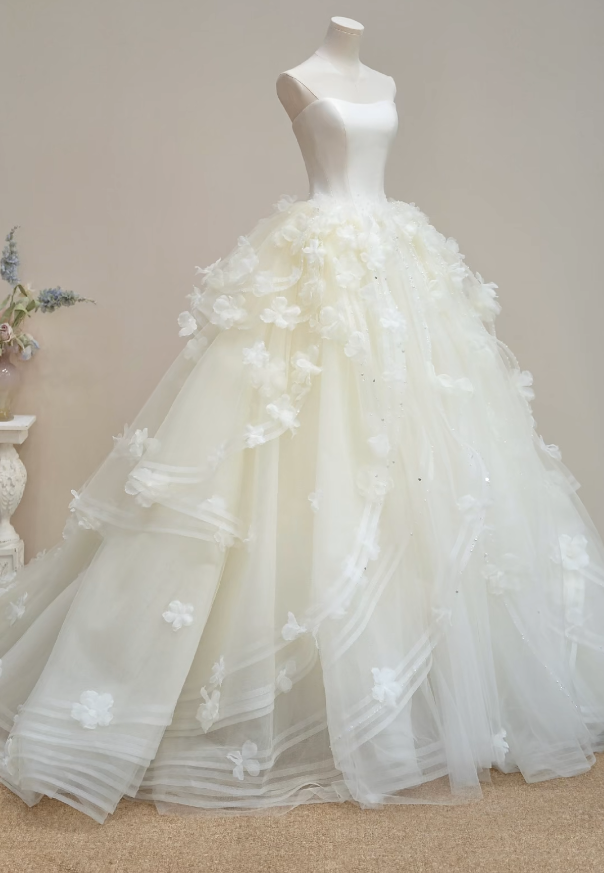 Trendy Strapless Appliques Wedding Dress Ruffles White A-Line Bridal Dress GG7207