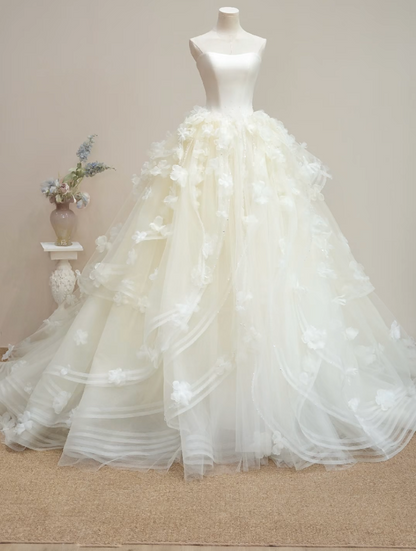 Trendy Strapless Appliques Wedding Dress Ruffles White A-Line Bridal Dress GG7207
