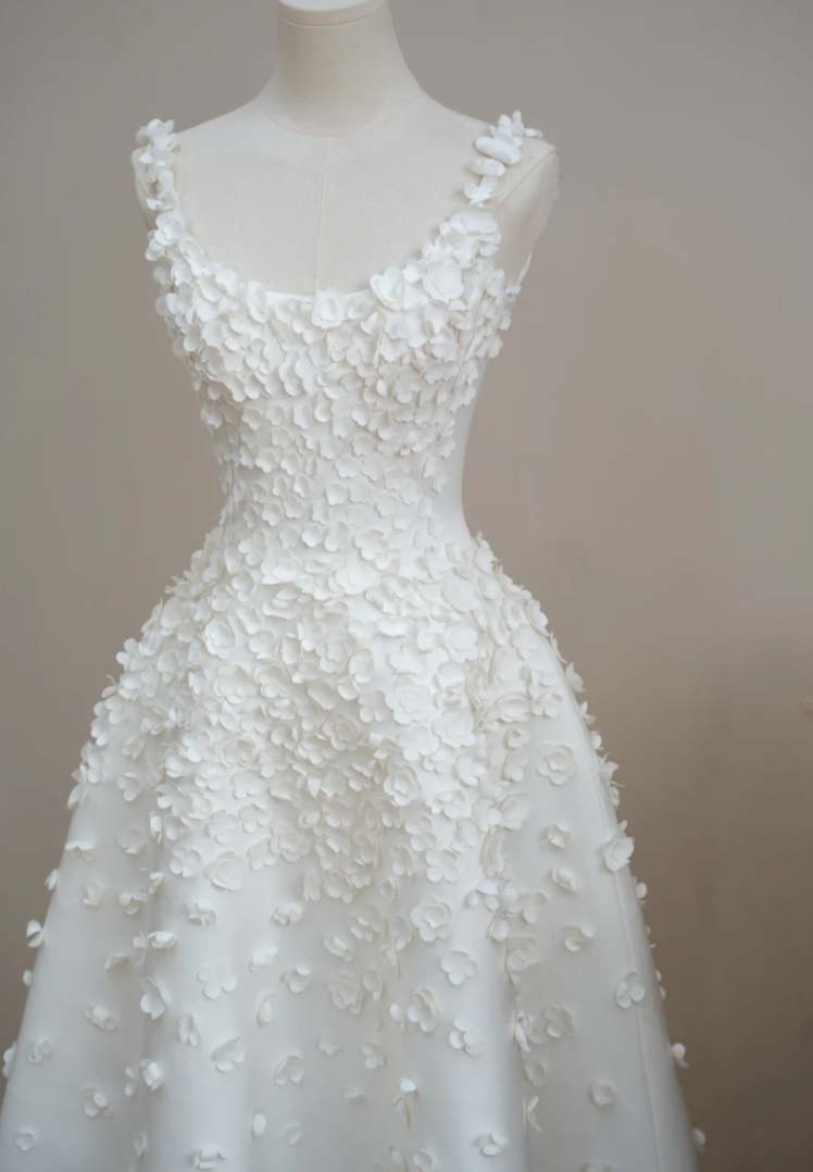 Vintage Spaghetti Straps Satin Wedding Dress Appliques White A-Line Bridal Dress GG7211