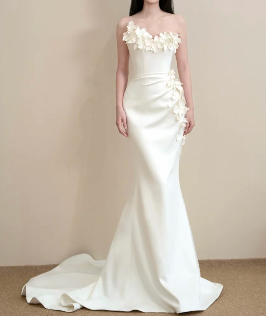 Retro Strapless Satin Wedding Dress Appliques White Mermaid Bridal Dress GG7214