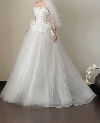 Alluring Strapless Wedding Dress Petal Tulle A-Line Bridal Dress GG7224
