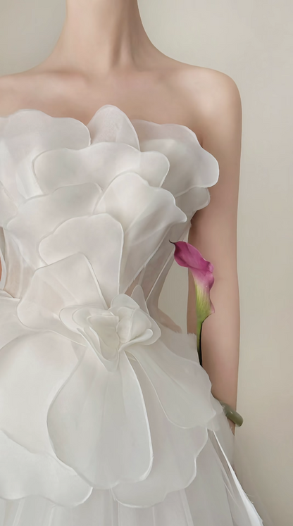 Alluring Strapless Wedding Dress Petal Tulle A-Line Bridal Dress GG7224