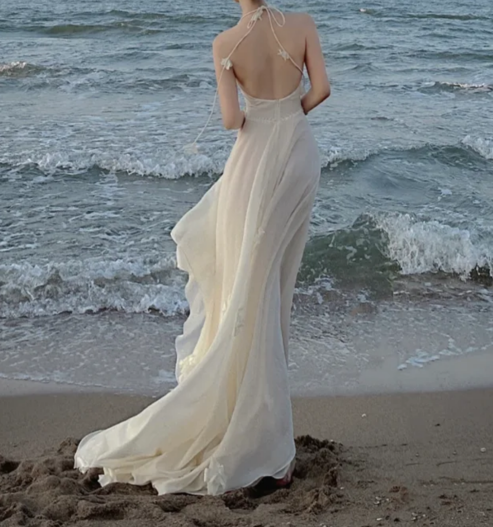 Gorgeous Halter Neck White Prom Dress Backless Appliques A-Line Formal Dress GG7233