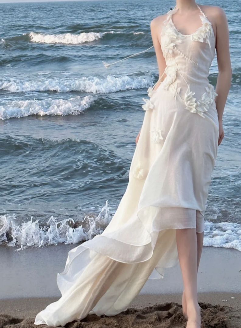 Gorgeous Halter Neck White Prom Dress Backless Appliques A-Line Formal Dress GG7233