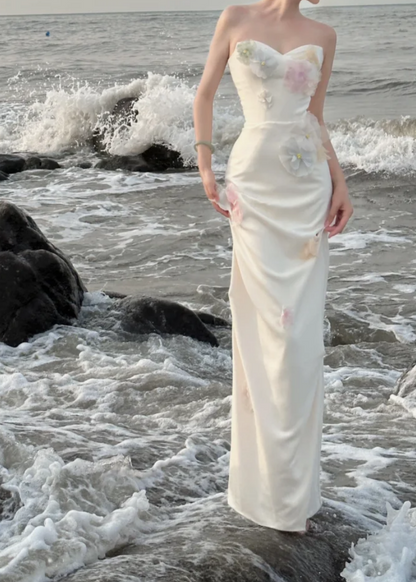 Alluring Strapless Wedding Dress Appliques Sheath Bridal Dress GG7235