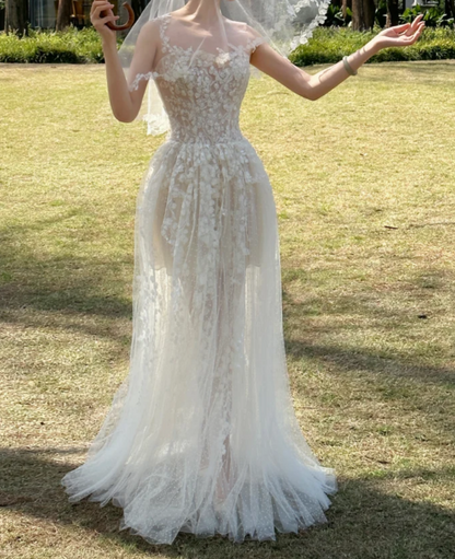 Enchanting Spaghetti Straps Wedding Dress Appliques Tulle Sequins A-Line Bridal Dress GG7236