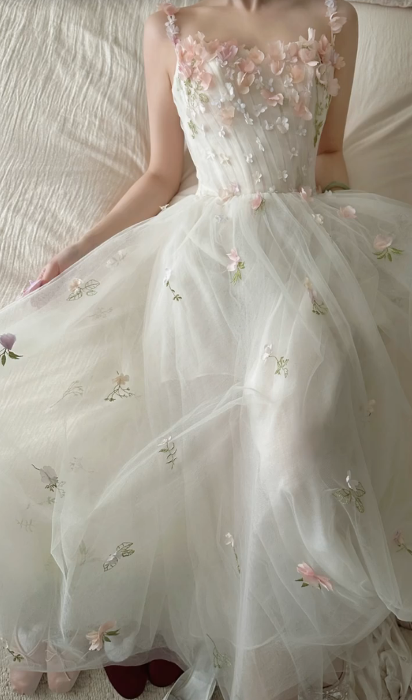 Vintage Spaghetti Straps White Prom Dress Appliques Tulle A-Line Formal Dress GG7243