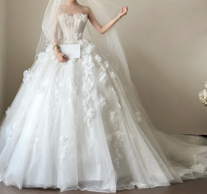 Romantic White Wedding Dress Appliques Tulle A-Line Bridal Dress GG7250