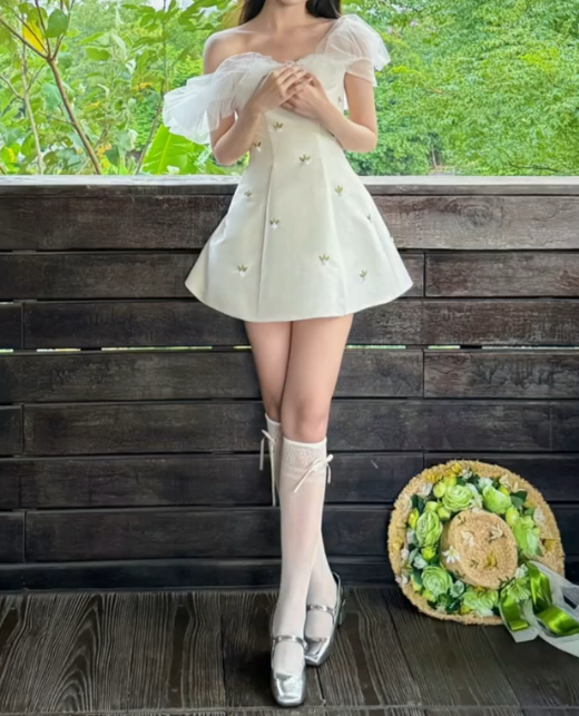 Classical Off-Shoulder Homecoming Dress White Floral A-Line Birthday Dress GG7253