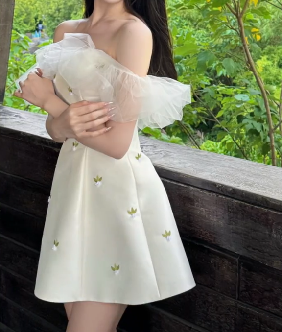 Classical Off-Shoulder Homecoming Dress White Floral A-Line Birthday Dress GG7253