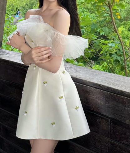 Classical Off-Shoulder Homecoming Dress White Floral A-Line Birthday Dress GG7253