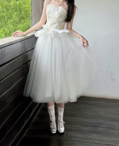 Elegant Strapless White Wedding Dress Petals Tulle A-Line Bridal Dress GG7257
