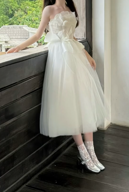 Elegant Strapless White Wedding Dress Petals Tulle A-Line Bridal Dress GG7257