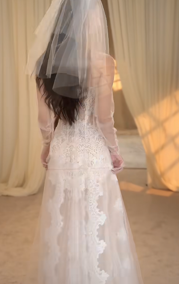 Enchanting Strapless Wedding Dress Lace A-Line Bridal Dress GG7270