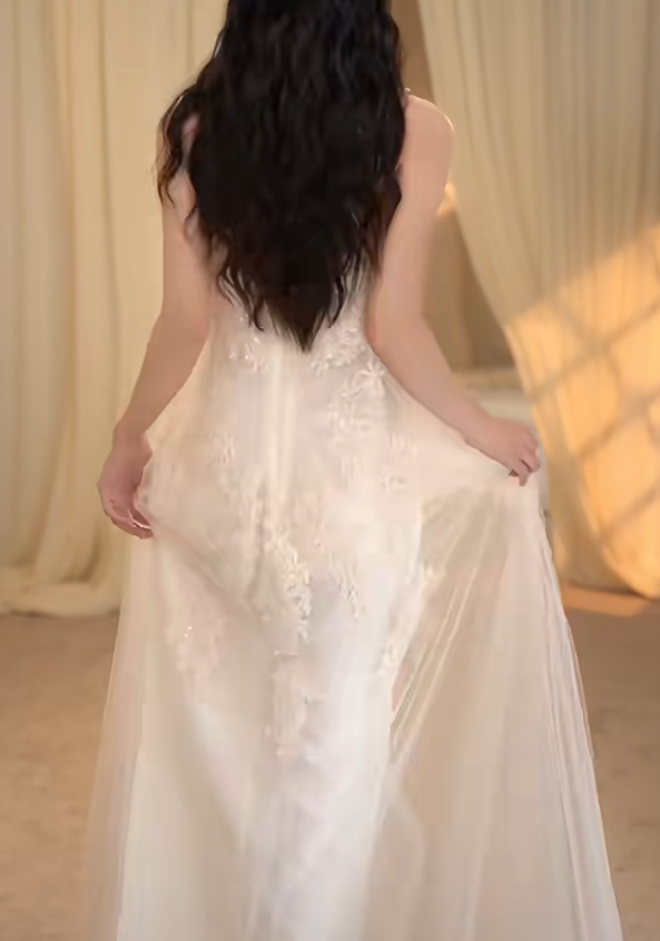 Gorgeous Spaghetti Straps Wedding Dress Appliques Tulle A-Line Bridal Dress GG7276