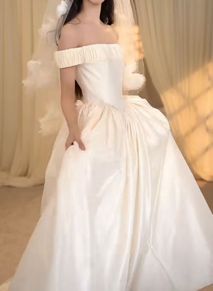 Classical Off-Shoulder Wedding Dress Satin A-Line Bridal Dress GG7288
