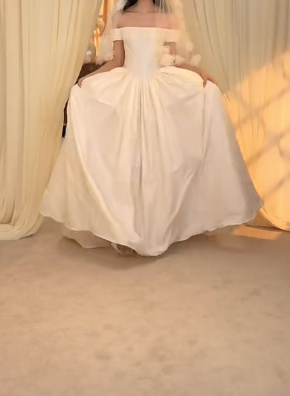 Classical Off-Shoulder Wedding Dress Satin A-Line Bridal Dress GG7288