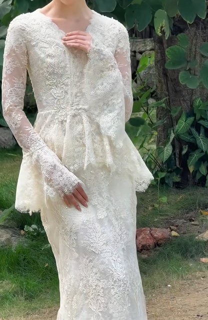 Romantic V Neck Wedding Dress Lace Long Sleeve Mermaid Bridal Dress GG7292