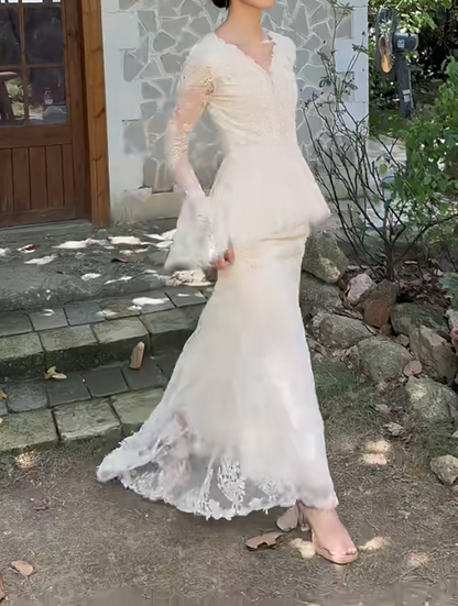 Romantic V Neck Wedding Dress Lace Long Sleeve Mermaid Bridal Dress GG7292