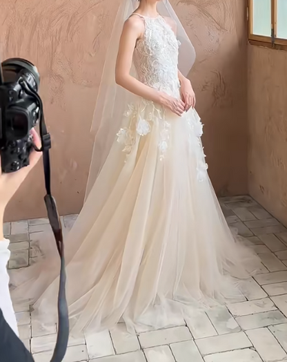 Fascinating Halter Neck Wedding Dress Appliques Tulle A-Line Bridal Dress GG7296