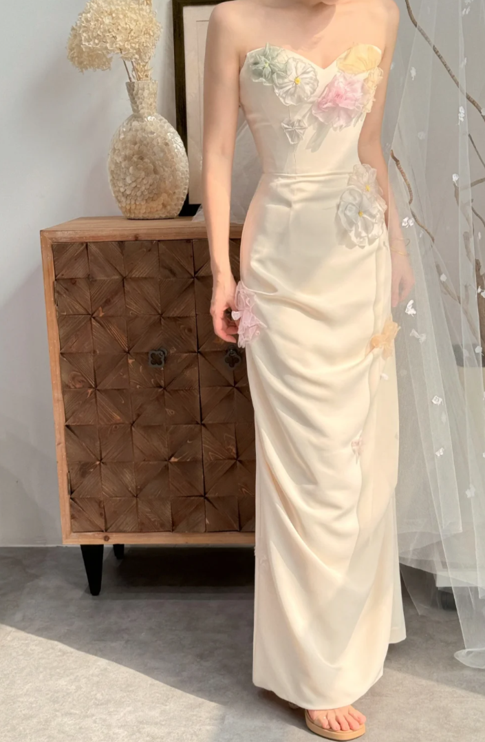 Cute Strapless Appliques Wedding Dress White Sheath Bridal Dress GG7297