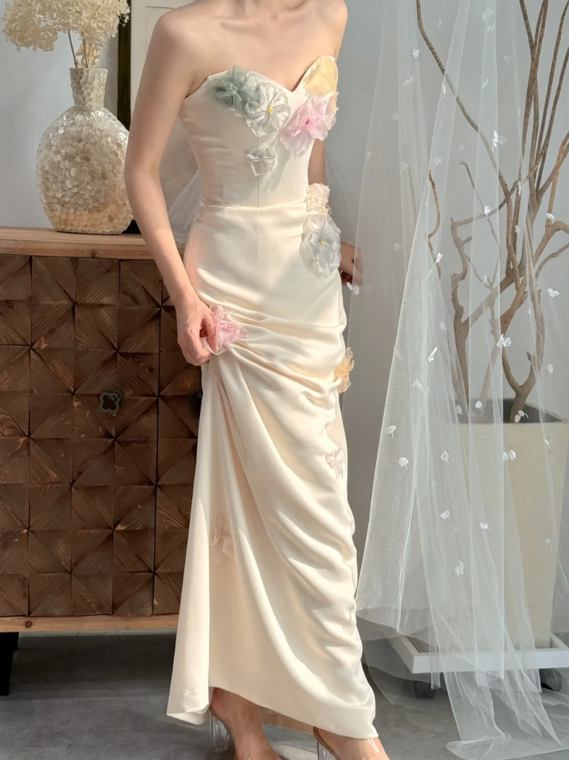 Cute Strapless Appliques Wedding Dress White Sheath Bridal Dress GG7297