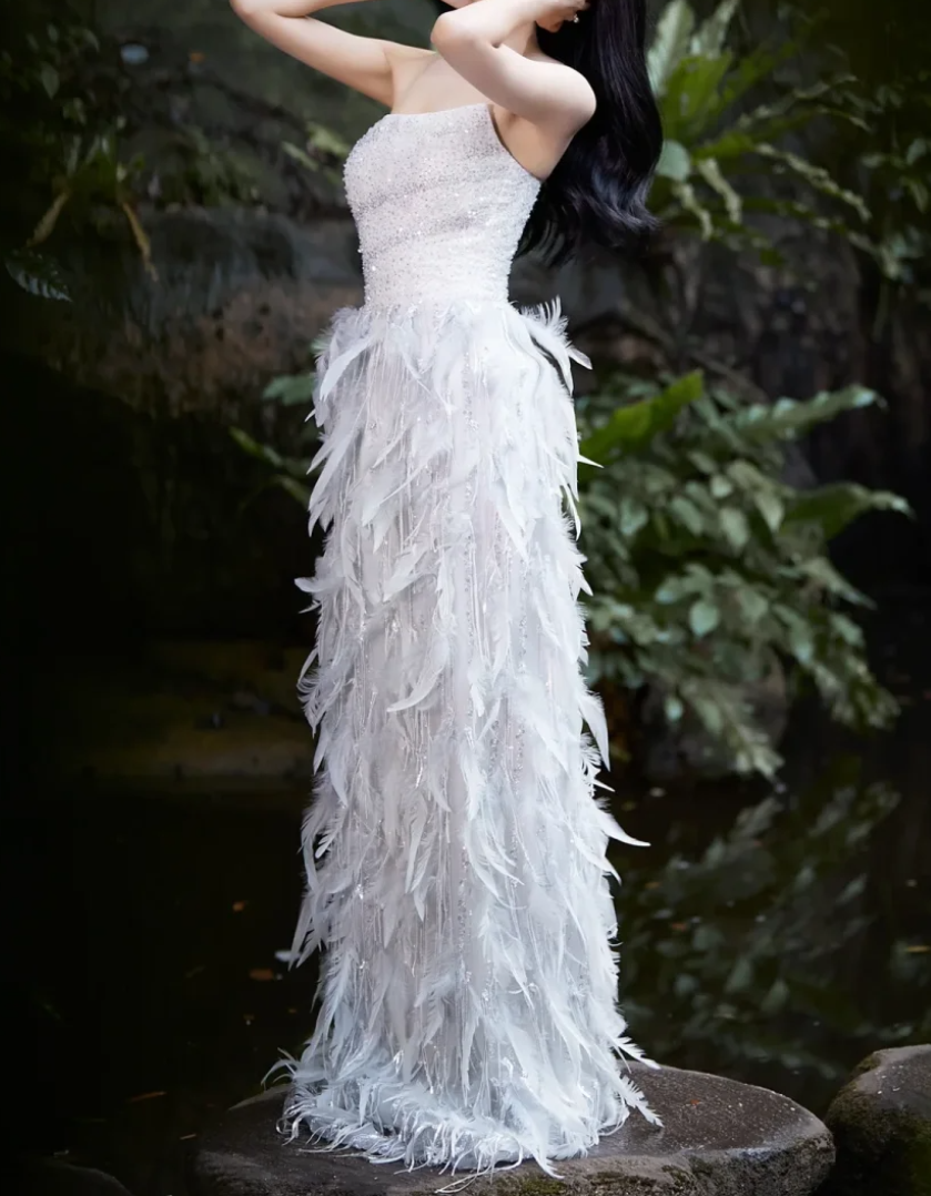 Glittering Strapless Grey Prom Dress Sequins Feathers Sheath Evening Dress GG7311