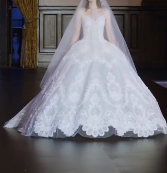 Trendy Strapless Appliques Wedding Dress Beads A-Line Bridal Dress GG7316
