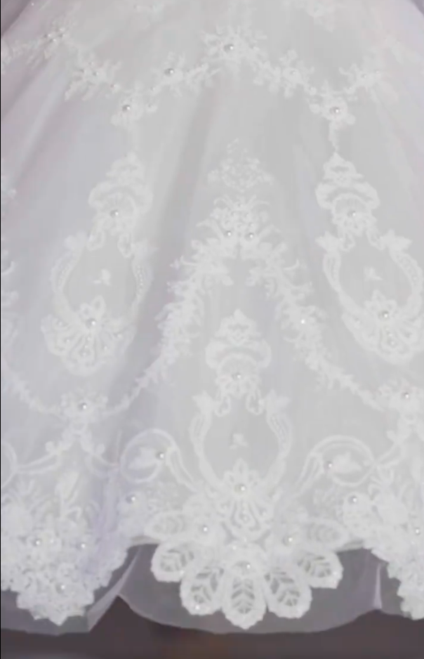 Trendy Strapless Appliques Wedding Dress Beads A-Line Bridal Dress GG7316