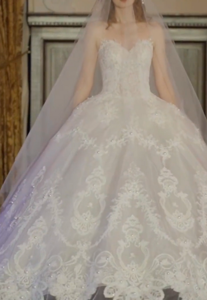 Trendy Strapless Appliques Wedding Dress Beads A-Line Bridal Dress GG7316