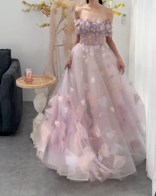 Elegant Off-Shoulder Tulle Prom Dress Purple Appliques A-Line Evening Dress GG7324