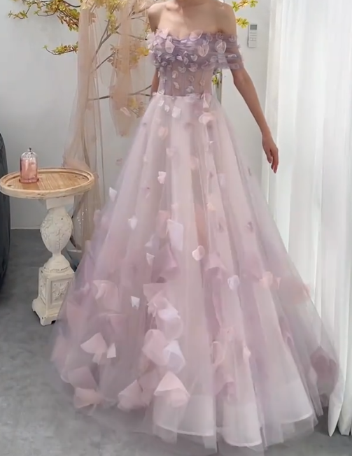 Elegant Off-Shoulder Tulle Prom Dress Purple Appliques A-Line Evening Dress GG7324